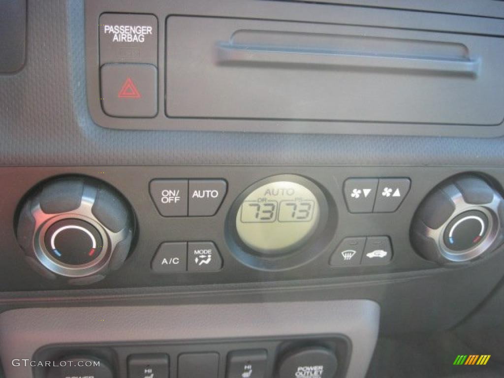 2009 Honda Ridgeline RTL Controls Photo #39449438