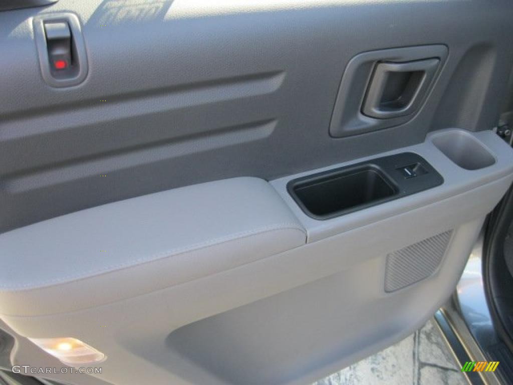 2009 Honda Ridgeline RTL Gray Door Panel Photo #39449486