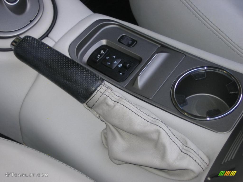 2005 Maserati Spyder Cambiocorsa Controls Photo #39449526