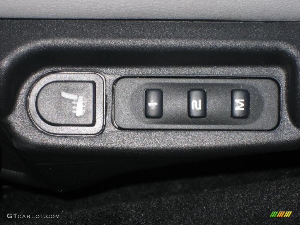 2005 Maserati Spyder Cambiocorsa Controls Photo #39449558
