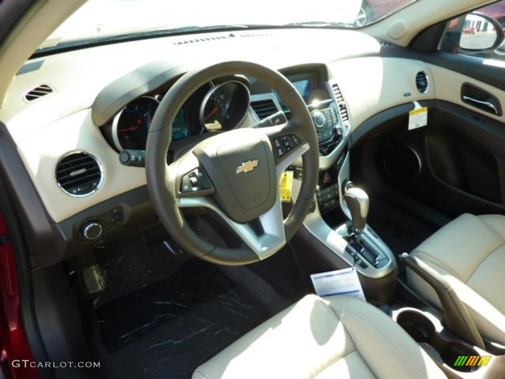 Cocoa/Light Neutral Leather Interior 2011 Chevrolet Cruze LT Photo #39450058