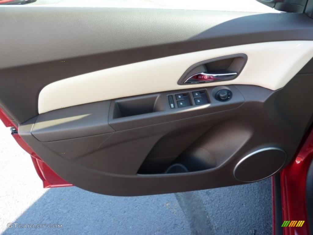 2011 Chevrolet Cruze LT Cocoa/Light Neutral Leather Door Panel Photo #39450078