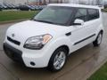 2011 Clear White Kia Soul +  photo #3