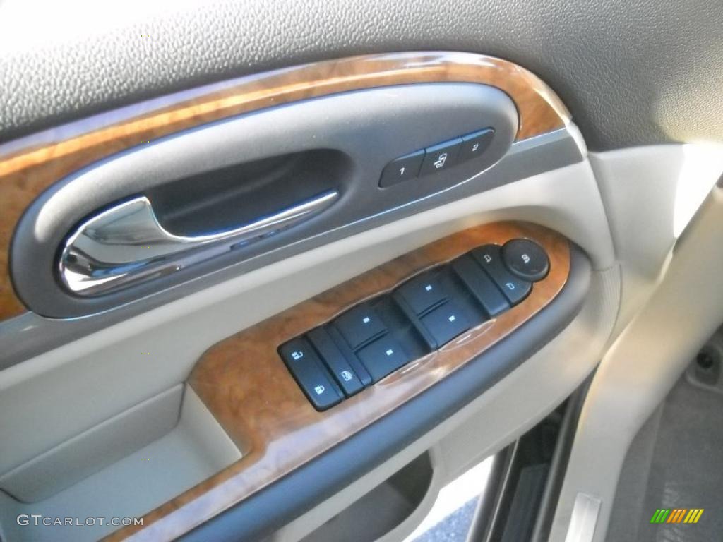 2011 Buick Enclave CXL AWD Controls Photo #39452254
