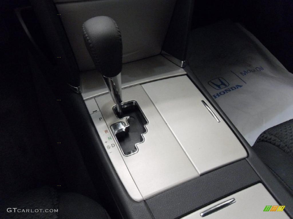 2009 Camry SE V6 - Super White / Charcoal photo #11