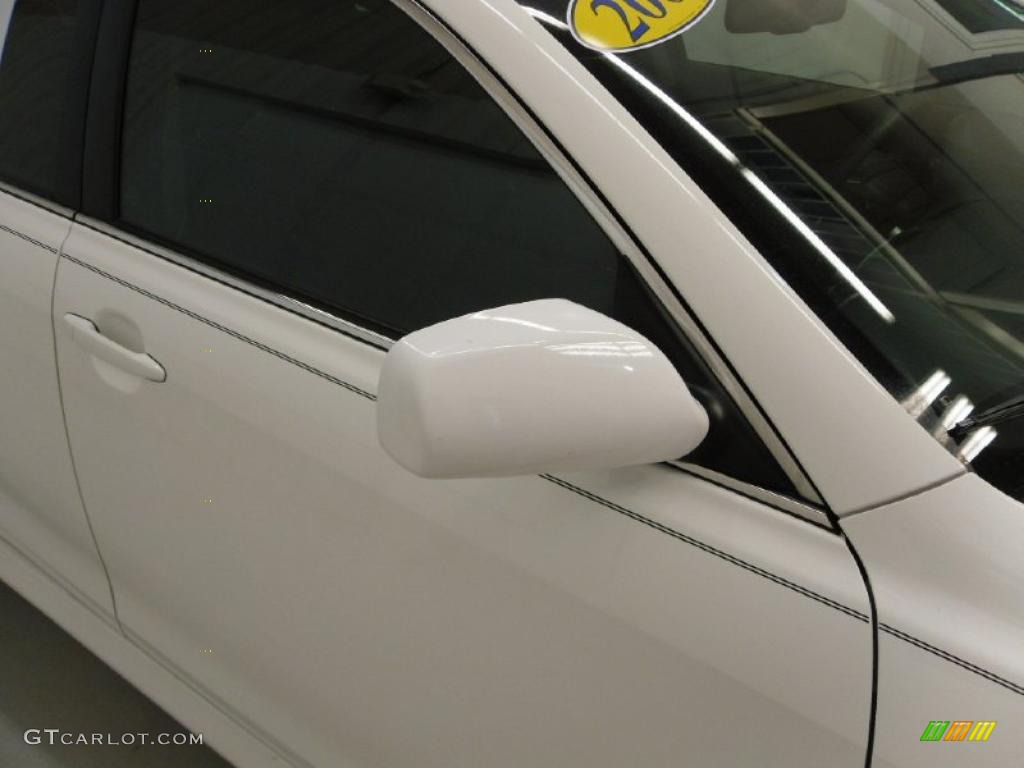 2009 Camry SE V6 - Super White / Charcoal photo #26