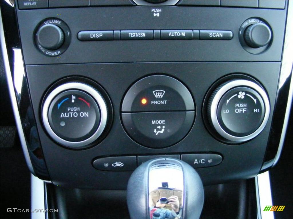 2010 Mazda CX-7 s Grand Touring AWD Controls Photo #39455050