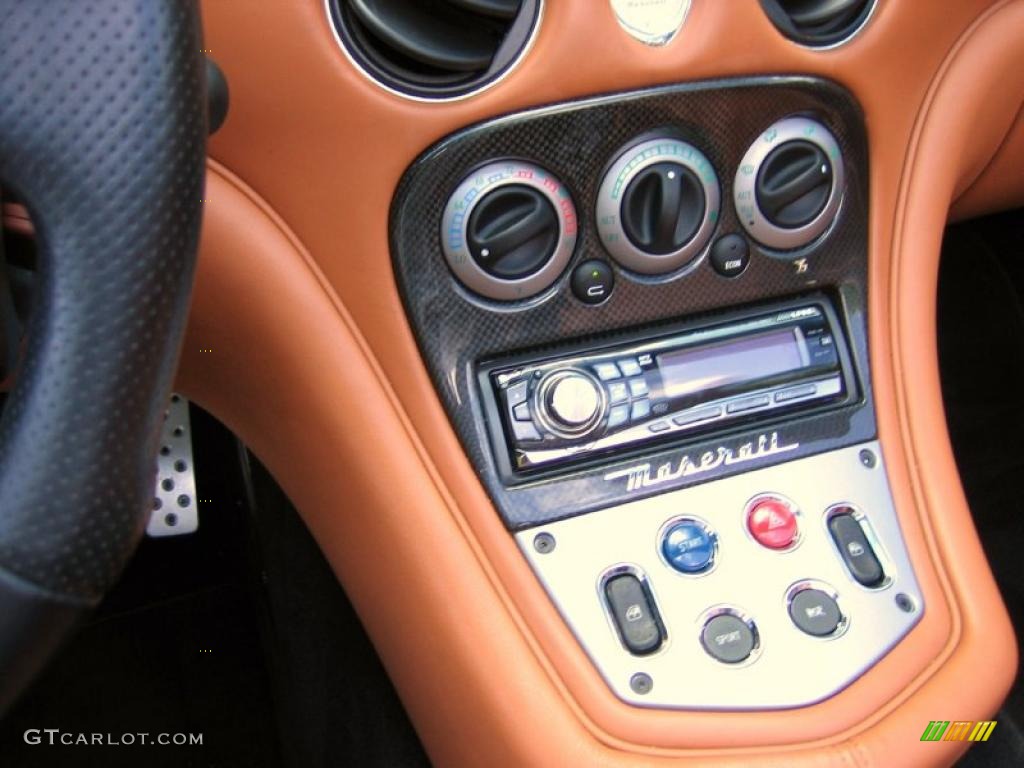 2006 Maserati GranSport Spyder Controls Photo #39455414