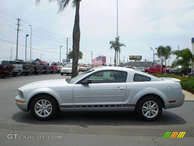 2007 Mustang V6 Deluxe Coupe - Satin Silver Metallic / Light Graphite photo #2