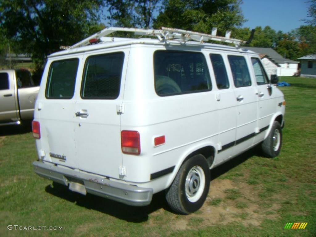 1990 Chevy Van G10 Cargo - White / Tan photo #5