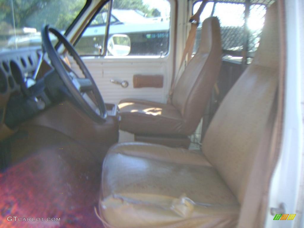1990 Chevy Van G10 Cargo - White / Tan photo #11