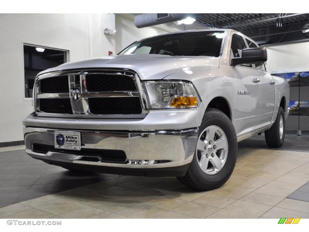 2011 Ram 1500 SLT Crew Cab - Bright Silver Metallic / Dark Slate Gray/Medium Graystone photo #2