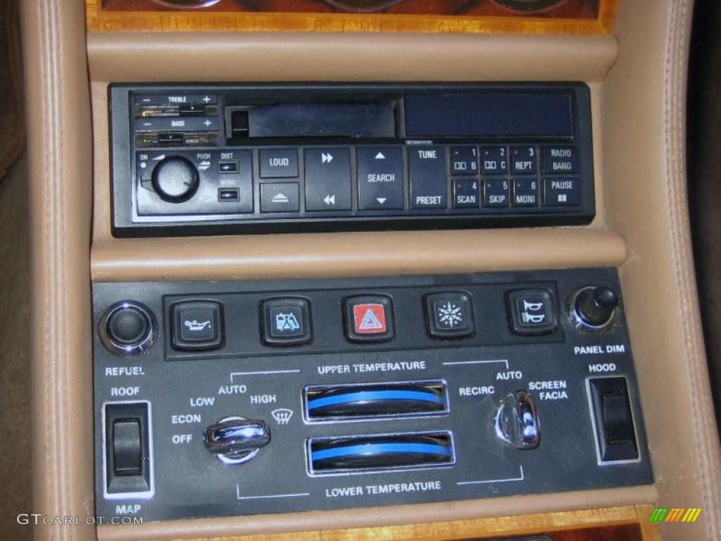 1992 Rolls-Royce Corniche IV Standard Corniche IV Model Controls Photo #39463162