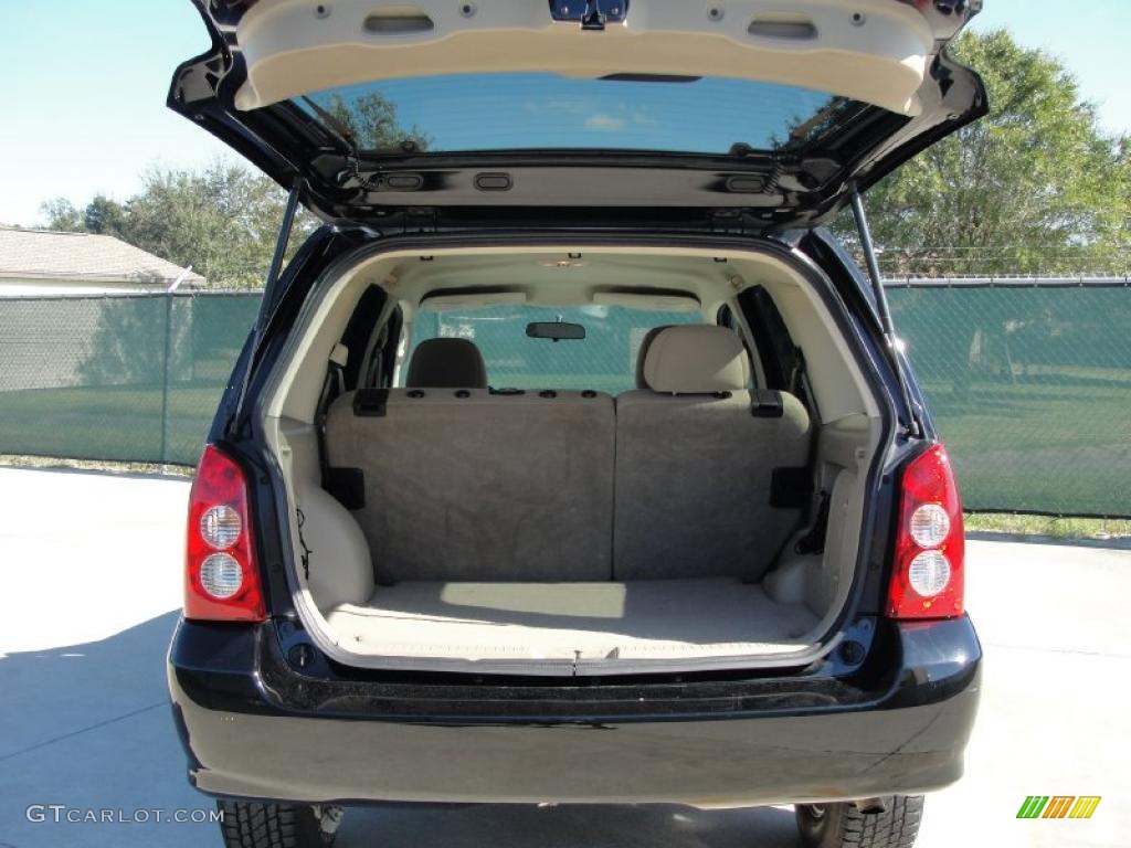 2005 Mazda Tribute s Trunk Photo #39463254