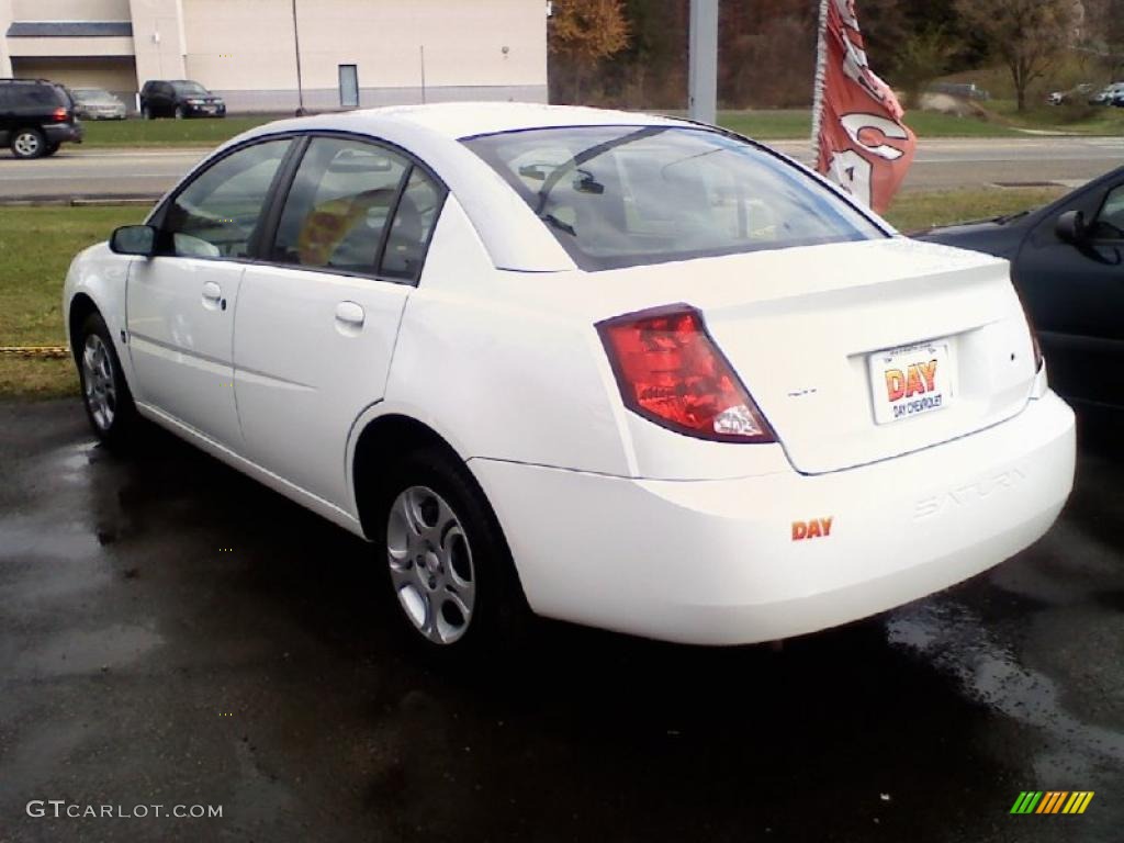 2003 ION 2 Sedan - White / Gray photo #3