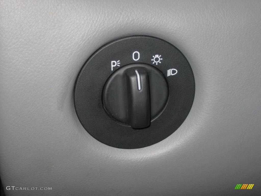 2006 Maserati GranSport Coupe Controls Photo #39465810