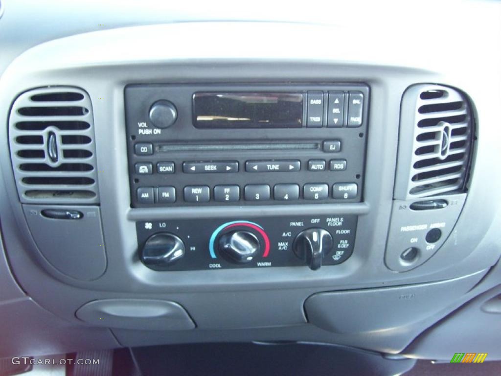 2002 Ford F150 XLT SuperCab Controls Photo #39465818