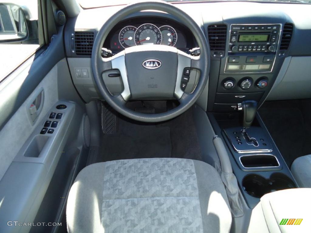 2008 Kia Sorento LX Gray Dashboard Photo #39467531