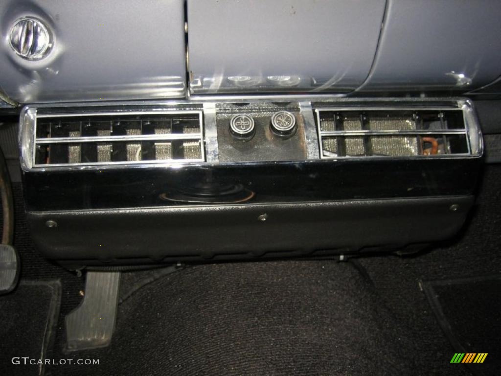 1960 Chevrolet Biscayne Brookwood Station Wagon Controls Photo #39469118