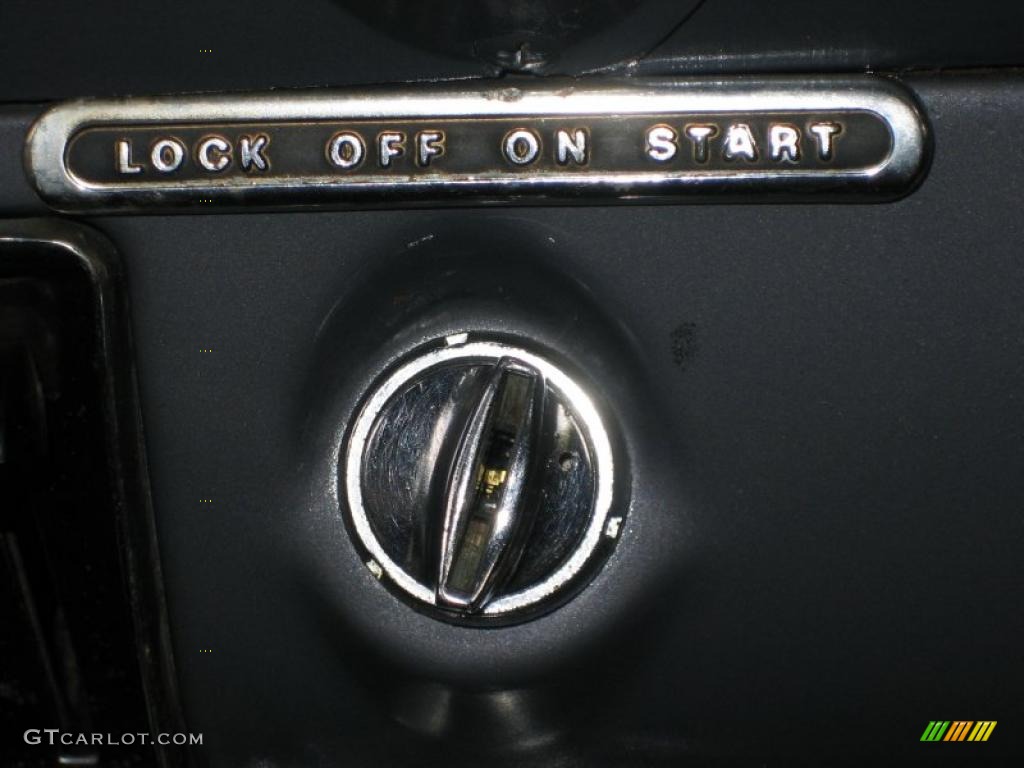 1960 Chevrolet Biscayne Brookwood Station Wagon Controls Photo #39469134