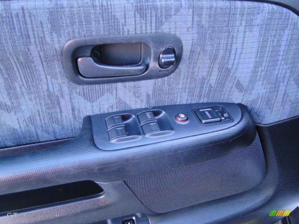 2003 Honda CR-V LX Controls Photo #39470566
