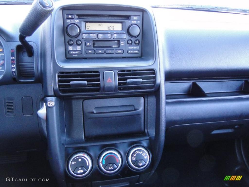 2003 Honda CR-V LX Controls Photo #39470656