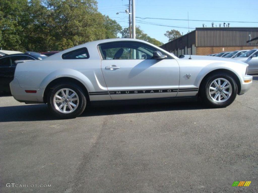 2009 Mustang V6 Coupe - Brilliant Silver Metallic / Dark Charcoal photo #5