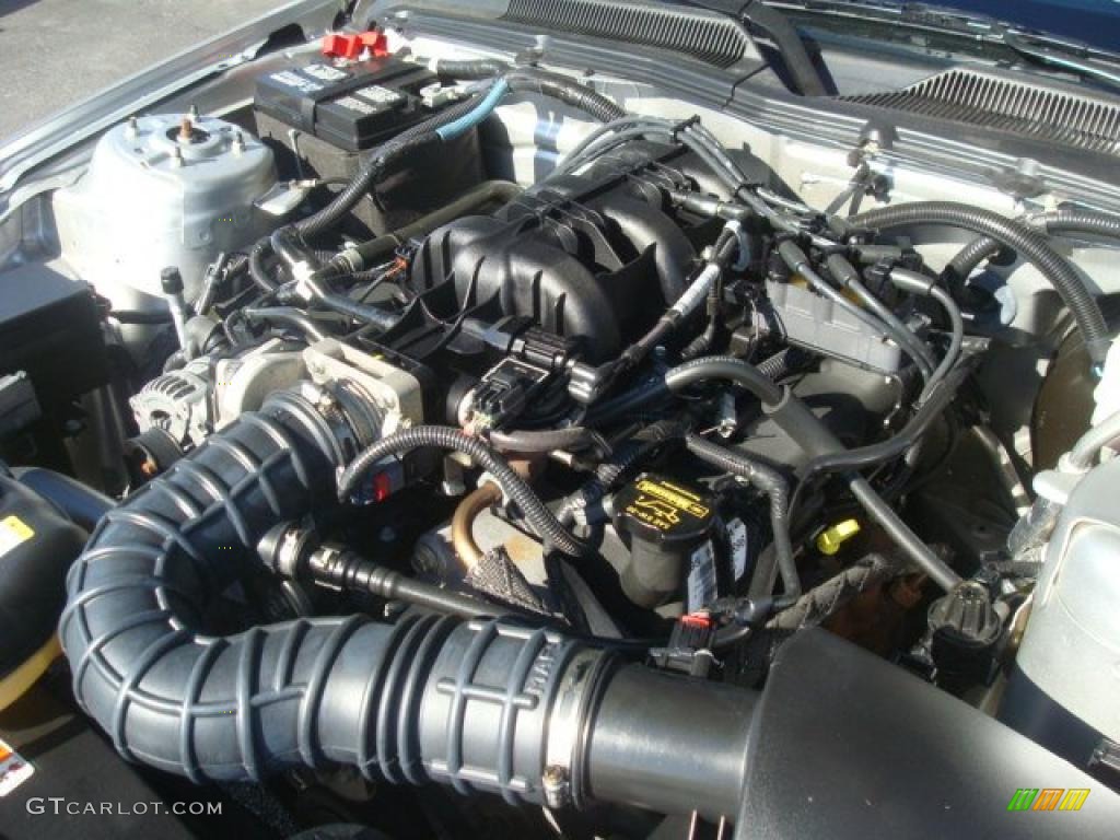 2009 Mustang V6 Coupe - Brilliant Silver Metallic / Dark Charcoal photo #18