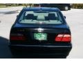 Black - E 320 Sedan Photo No. 10
