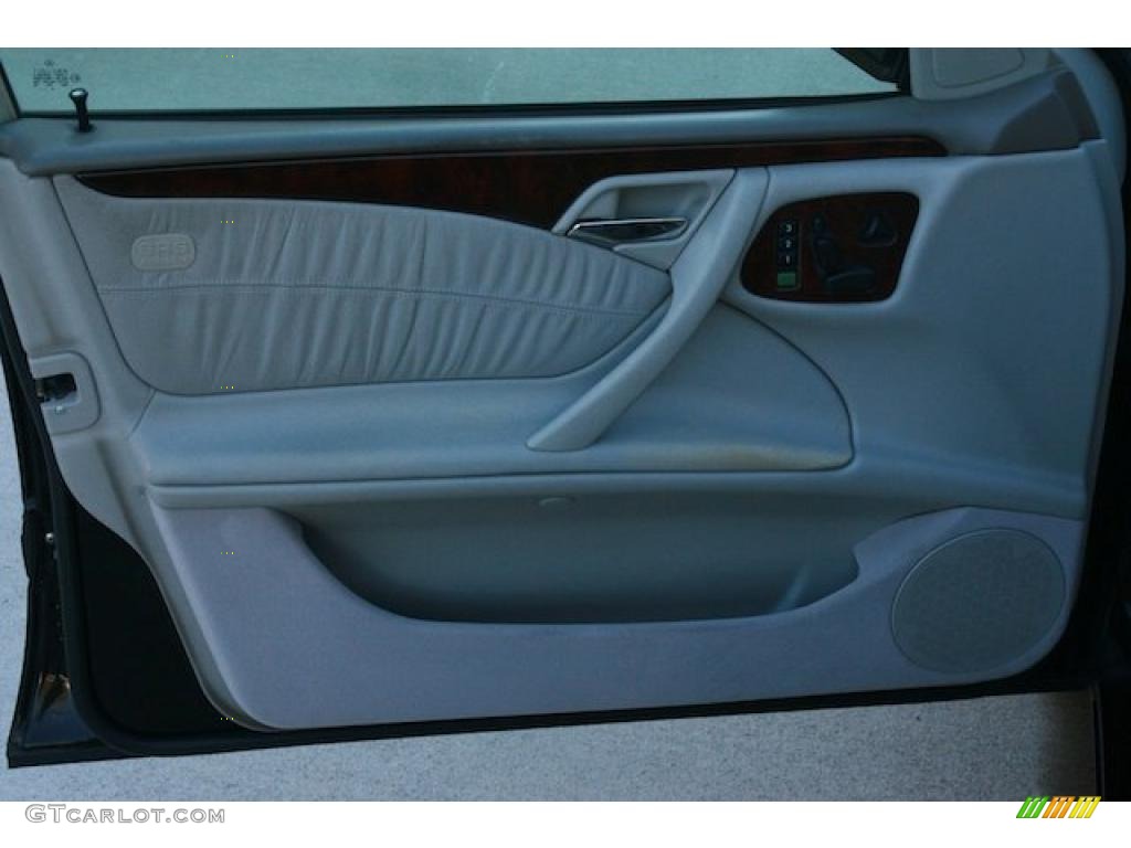 2000 Mercedes-Benz E 320 Sedan Ash Door Panel Photo #39475786
