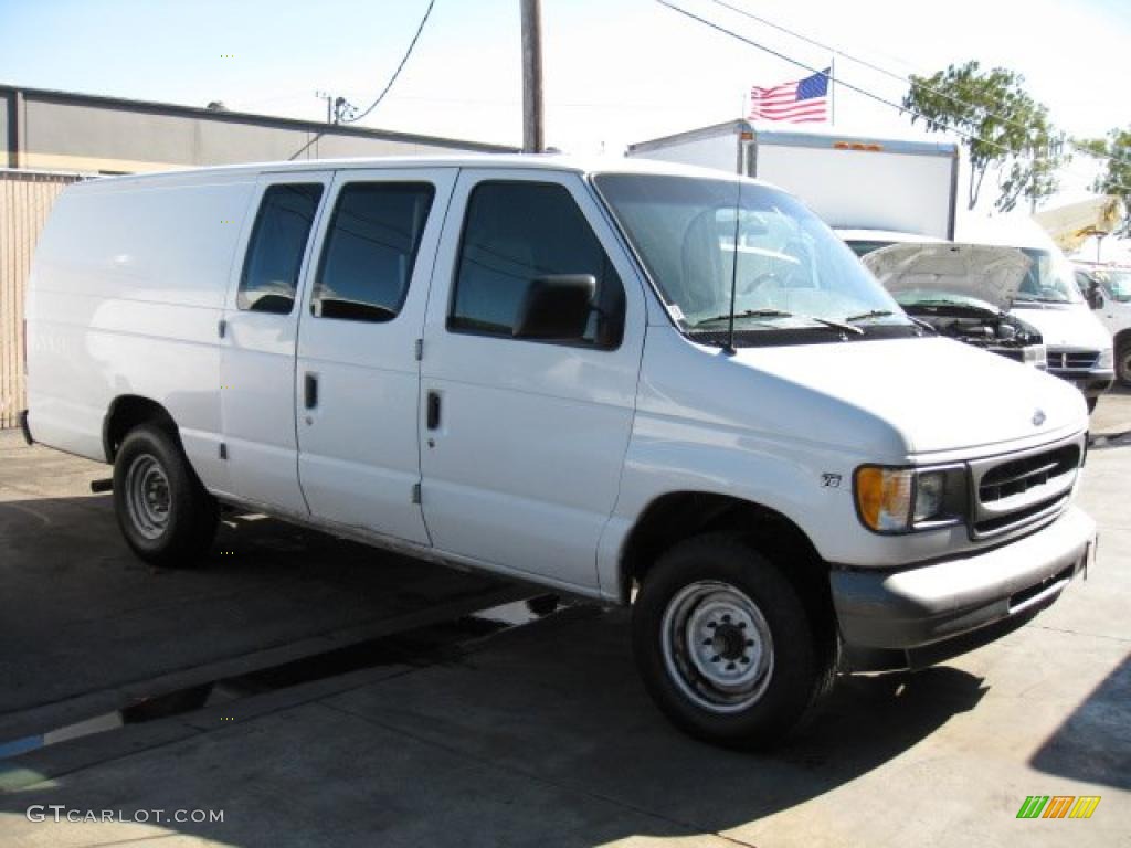 2002 E Series Van E250 Cargo - Oxford White / Medium Graphite photo #1