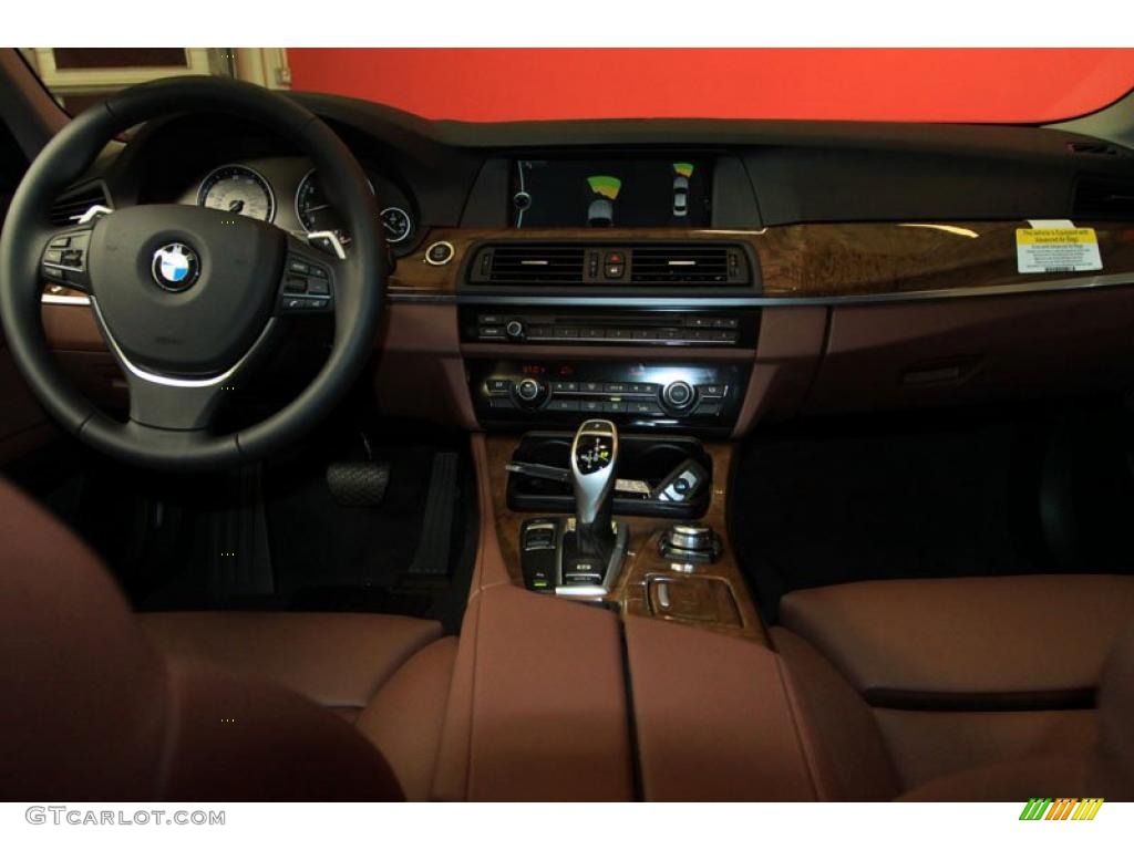 2011 BMW 5 Series 528i Sedan Cinnamon Brown Dashboard Photo #39476155