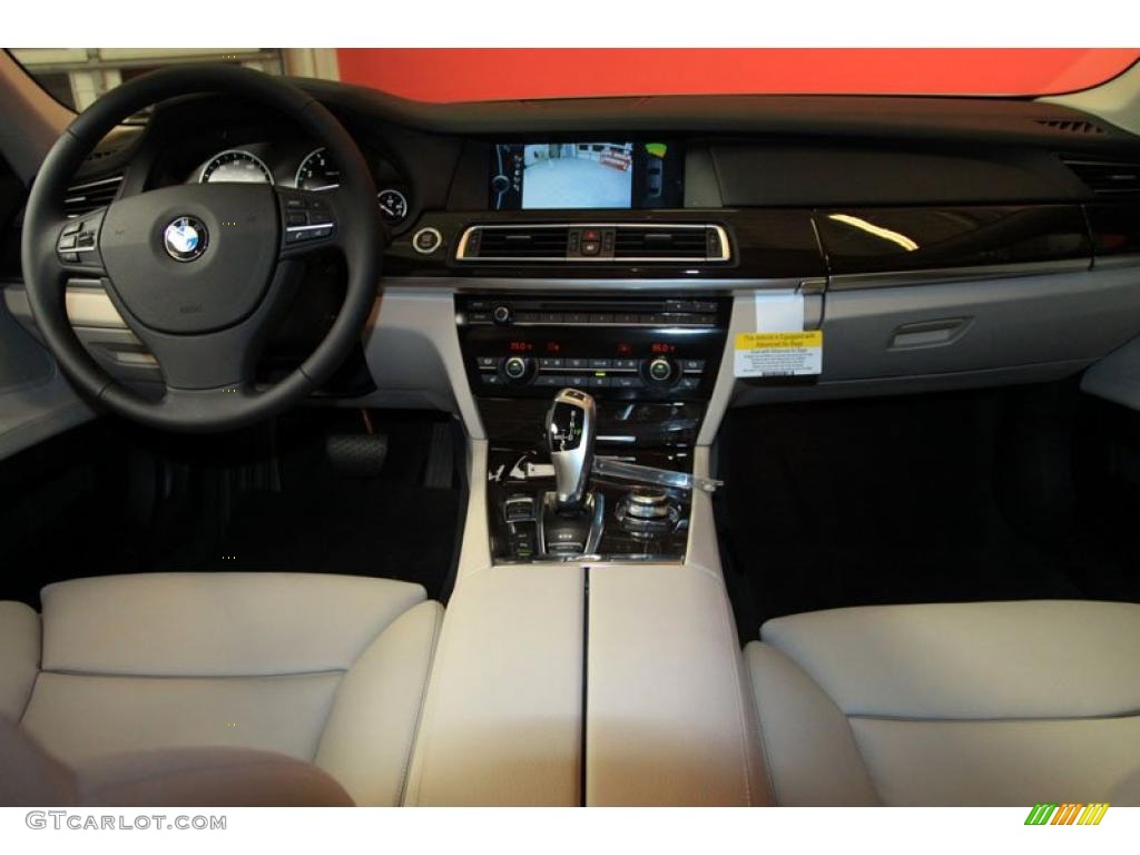 2011 BMW 7 Series 740Li Sedan Oyster/Black Dashboard Photo #39477634