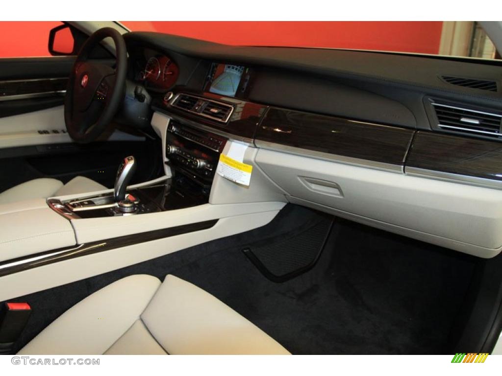 2011 BMW 7 Series 740Li Sedan Oyster/Black Dashboard Photo #39478362
