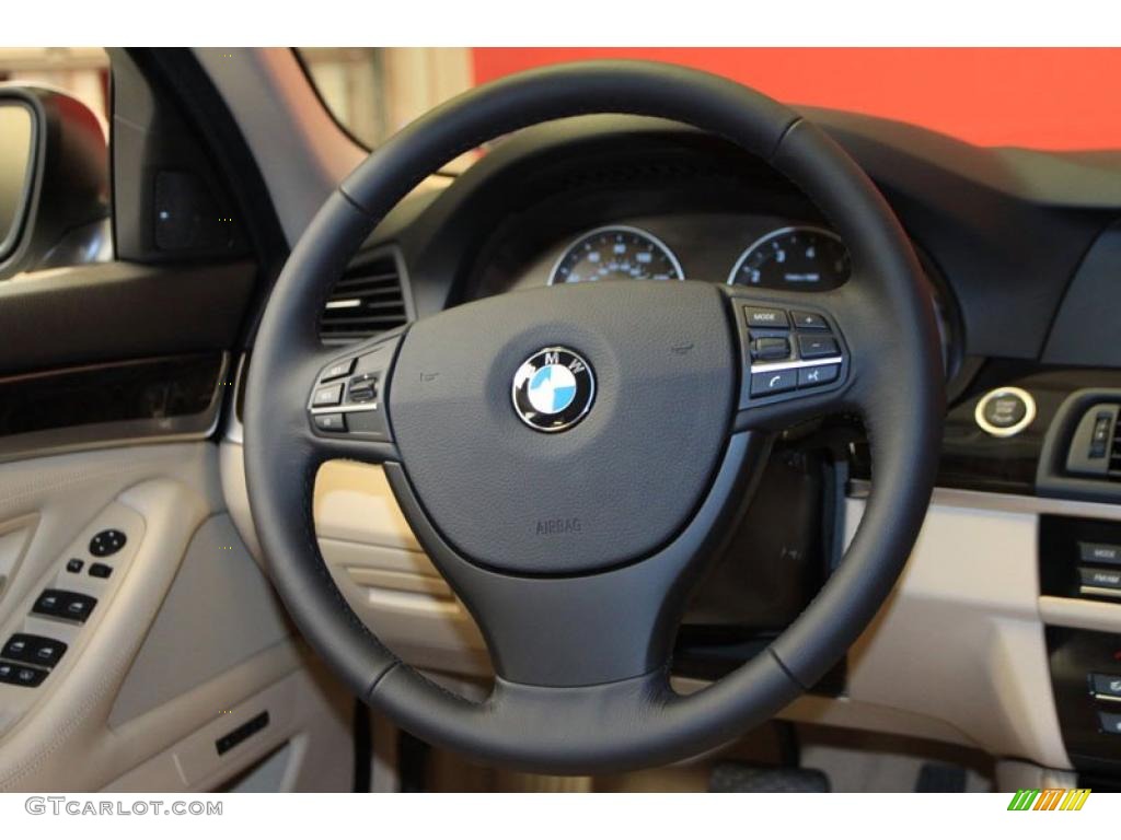 2011 BMW 5 Series 528i Sedan Venetian Beige Steering Wheel Photo #39479918