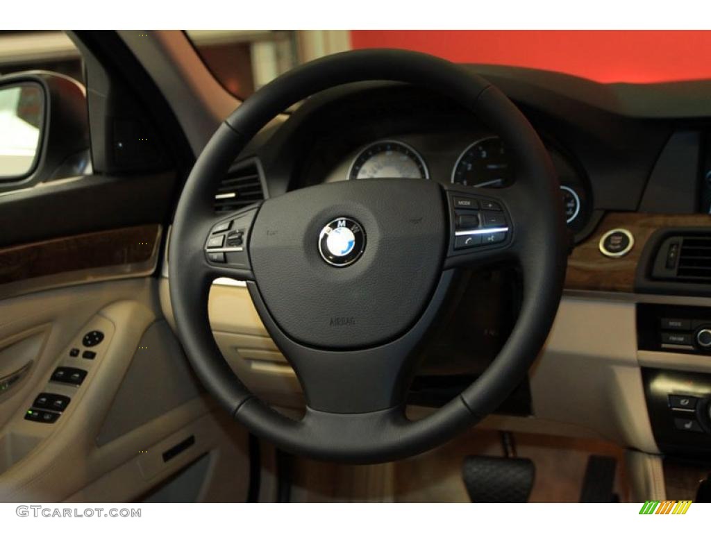 2011 BMW 5 Series 528i Sedan Venetian Beige Steering Wheel Photo #39480146
