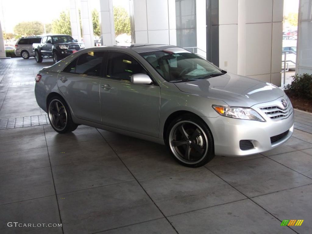 Classic Silver Metallic 2011 Toyota Camry LE Exterior Photo #39482985