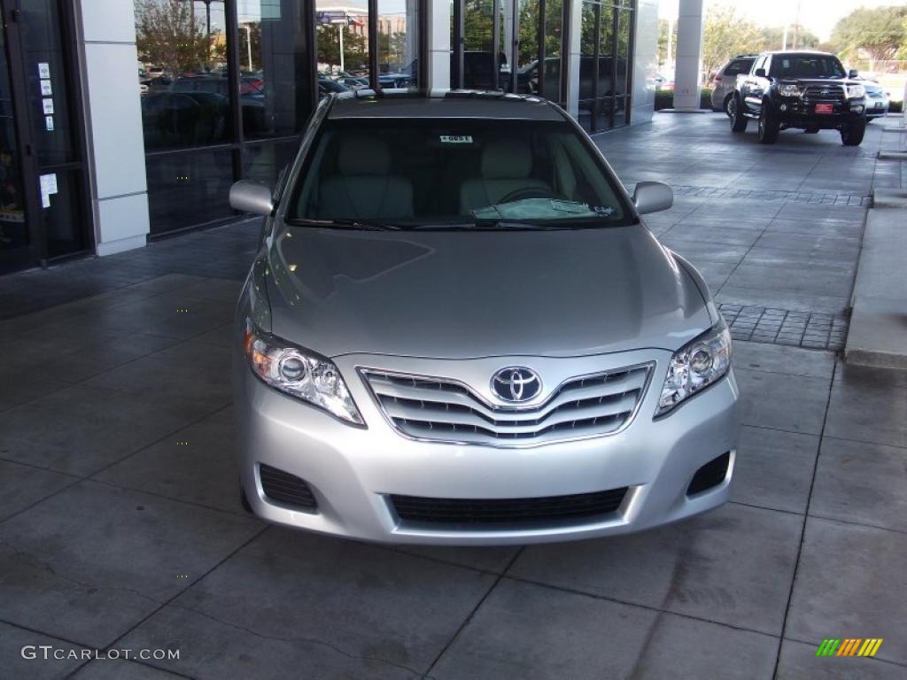 Classic Silver Metallic 2011 Toyota Camry LE Exterior Photo #39483001