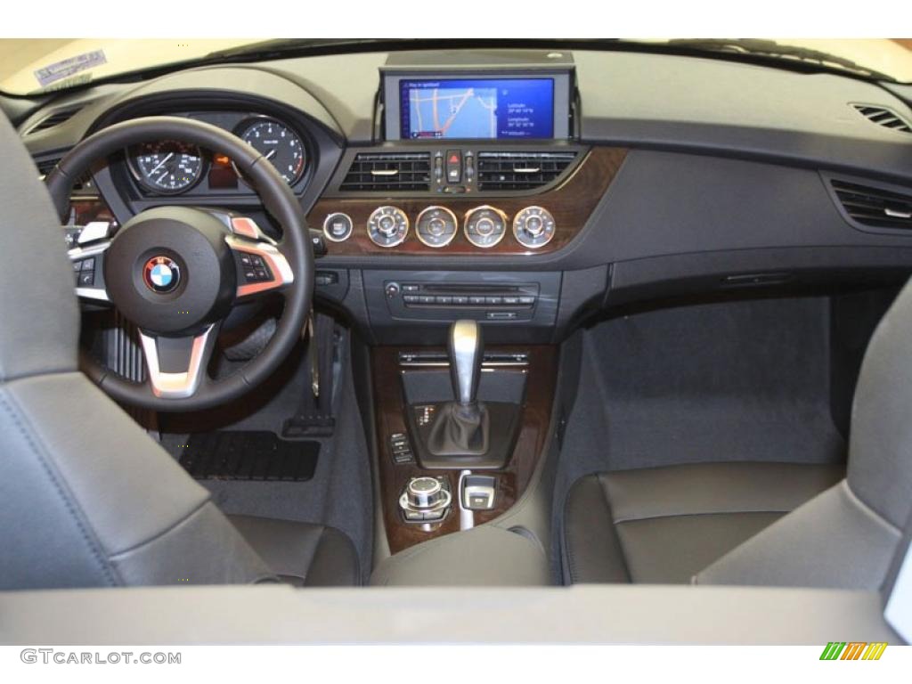 2011 BMW Z4 sDrive30i Roadster Black Dashboard Photo #39484937