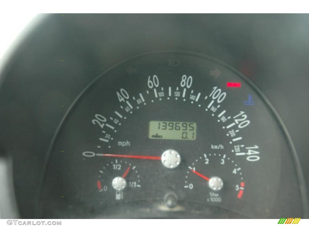 2000 Volkswagen New Beetle GLS TDI Coupe Gauges Photo #39491024