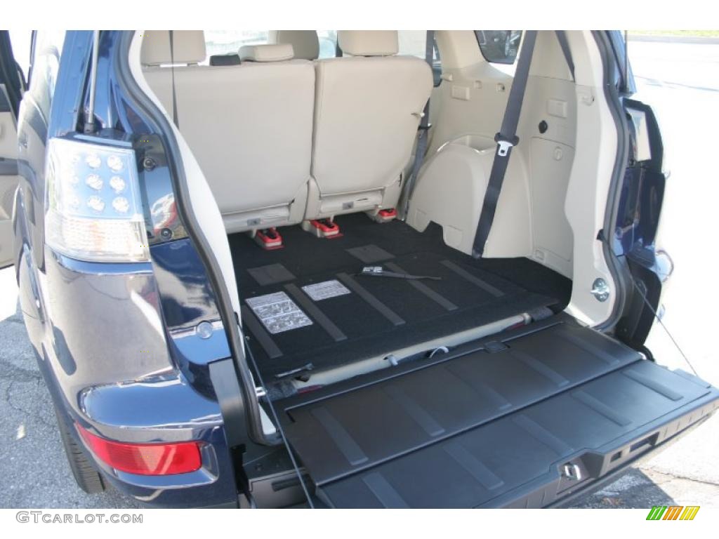 2011 Mitsubishi Outlander XLS Trunk Photo #39493172