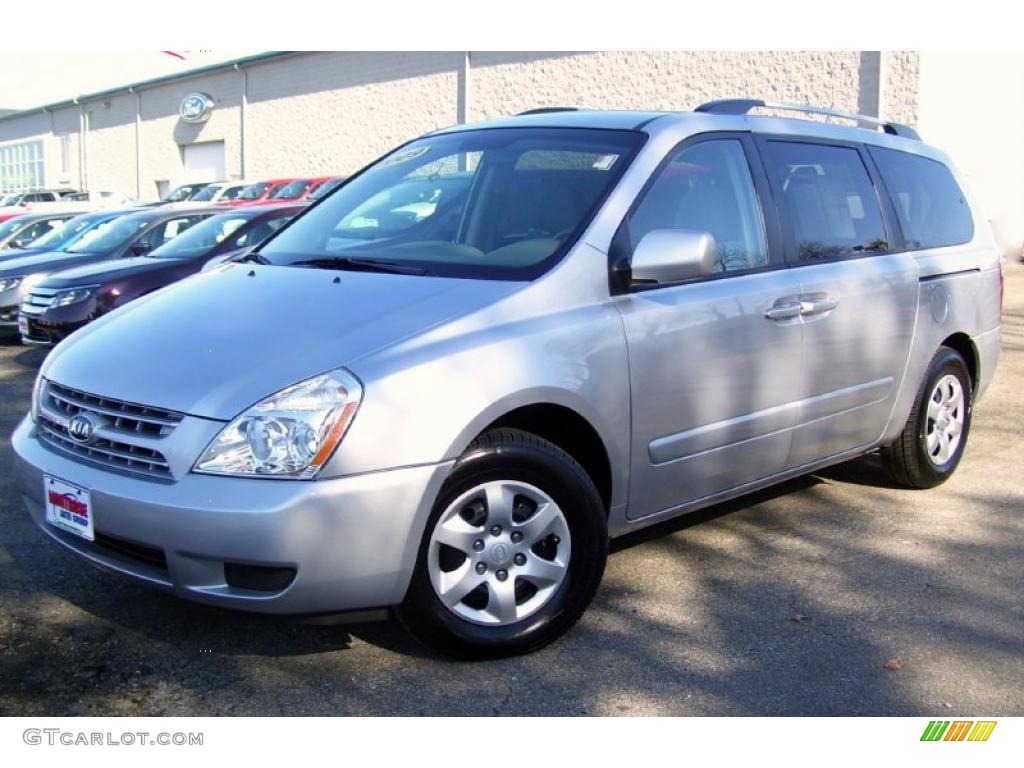 Clear Silver Kia Sedona