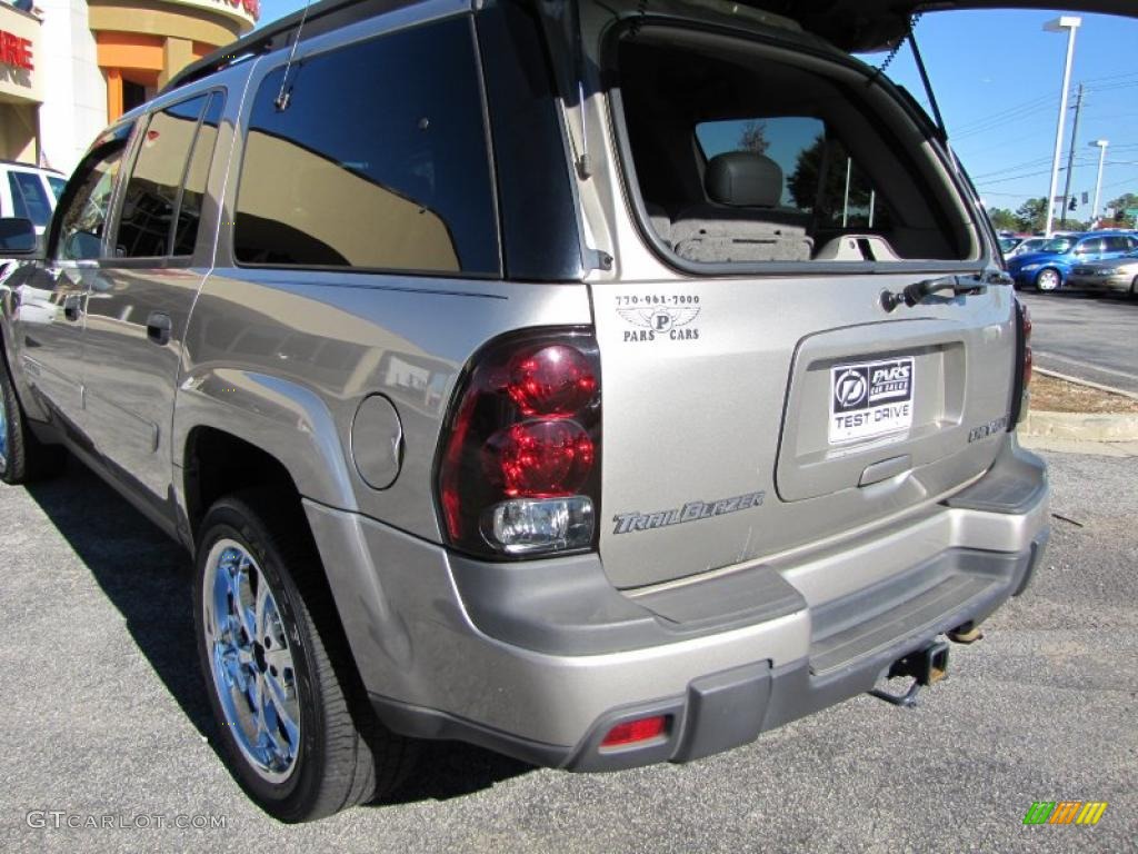 2003 TrailBlazer EXT LT - Light Pewter Metallic / Medium Pewter photo #9