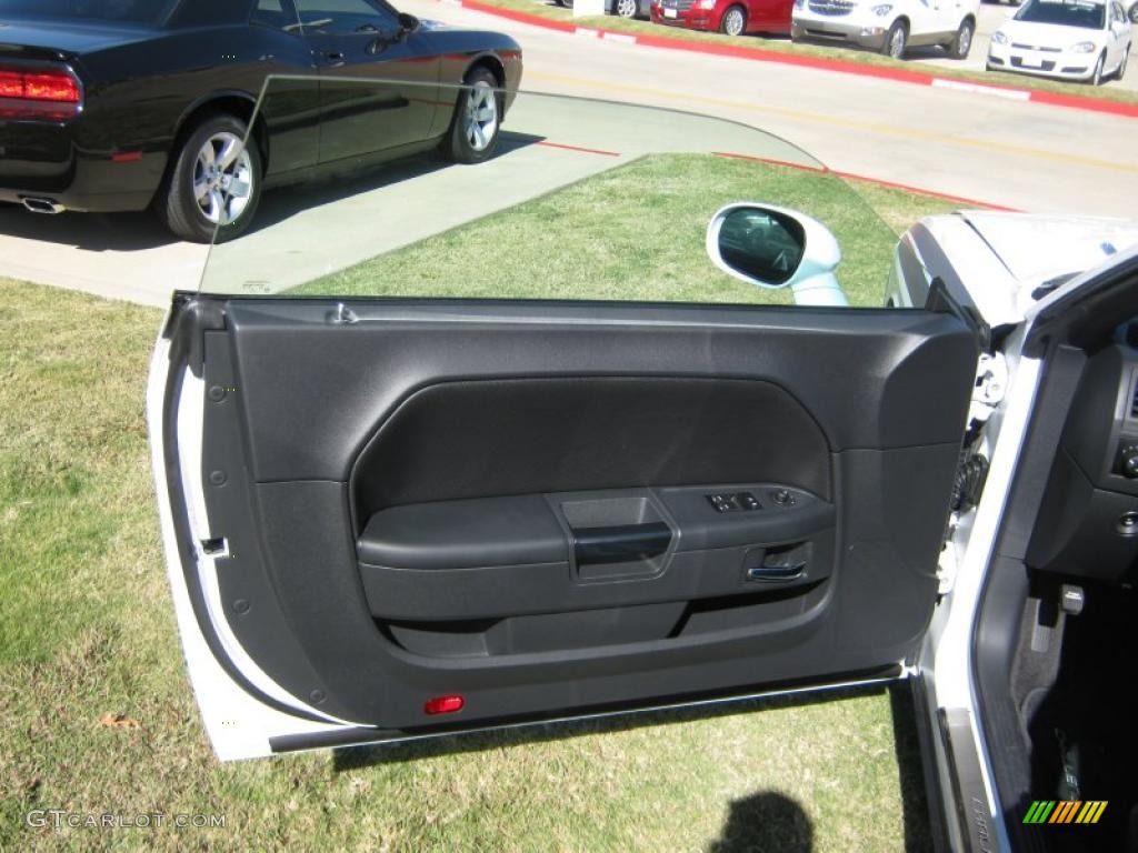 2010 Dodge Challenger R/T Classic Dark Slate Gray Door Panel Photo #39497229