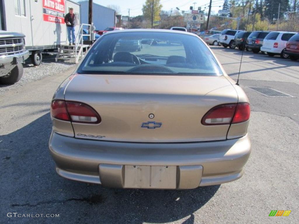 1999 Cavalier Sedan - Medium Sunset Gold Metallic / Medium Gray photo #4