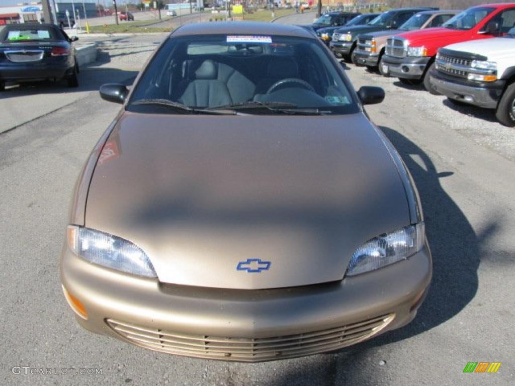 1999 Cavalier Sedan - Medium Sunset Gold Metallic / Medium Gray photo #12