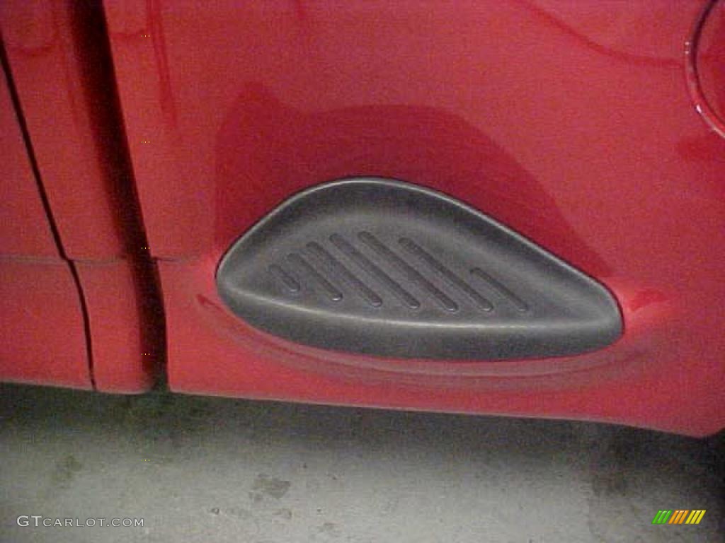 1998 F150 Regular Cab - Bright Red / Medium Graphite photo #13