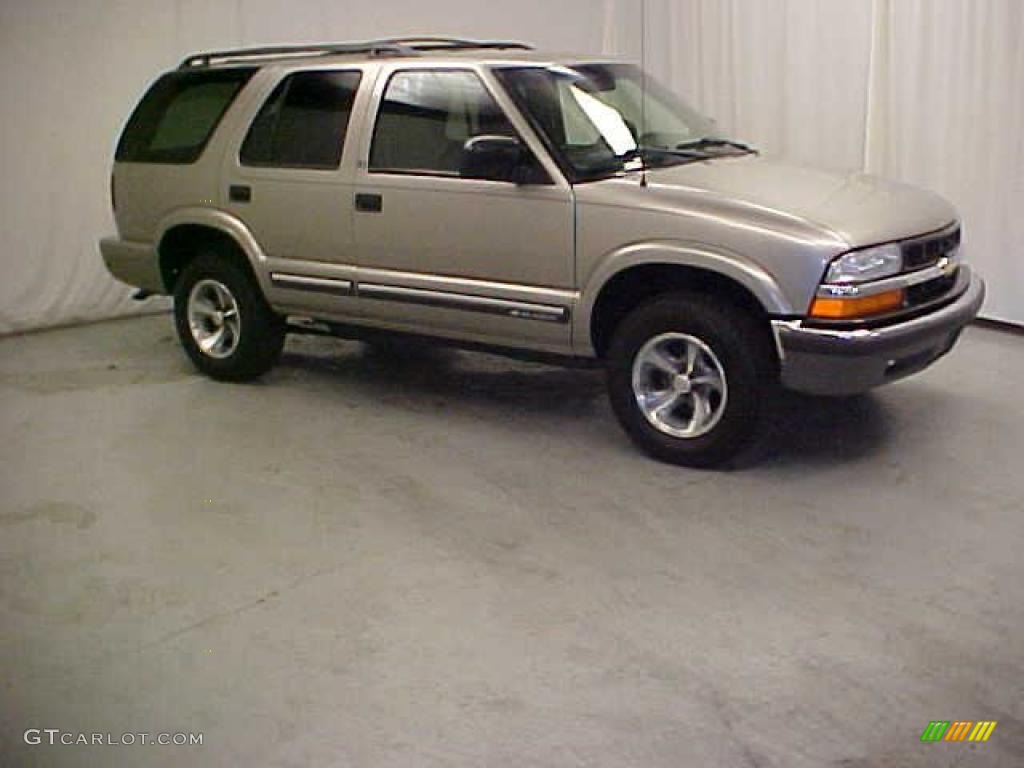 2000 Blazer LS - Light Pewter Metallic / Medium Gray photo #1