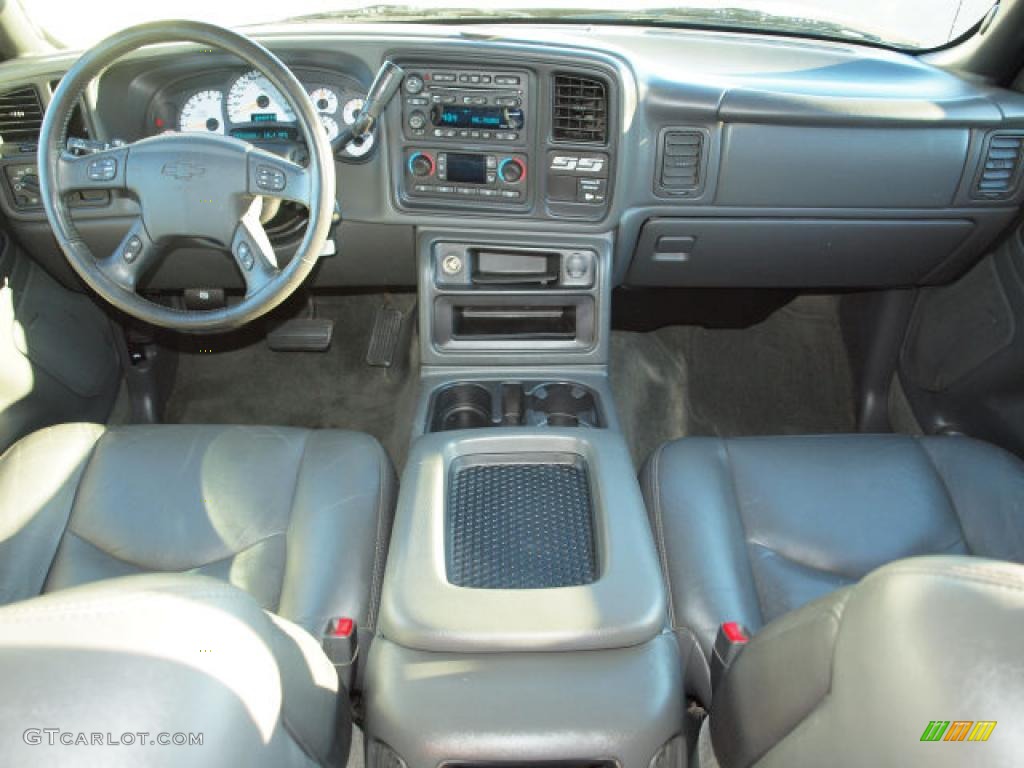 2003 Chevrolet Silverado 1500 SS Extended Cab AWD Dark Charcoal Dashboard Photo #39505388