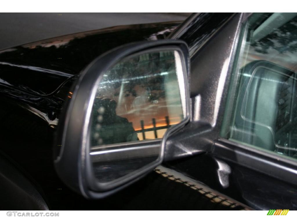 2003 Suburban 2500 LT 4x4 - Black / Gray/Dark Charcoal photo #25